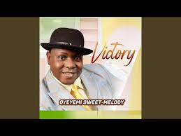 Oyeyemi Sweet-Melody – Elu Agogo Keresimesi